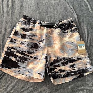 NIKE ACG shorts, loose fit with belt. Size medium. New with tags. Zipper pockets